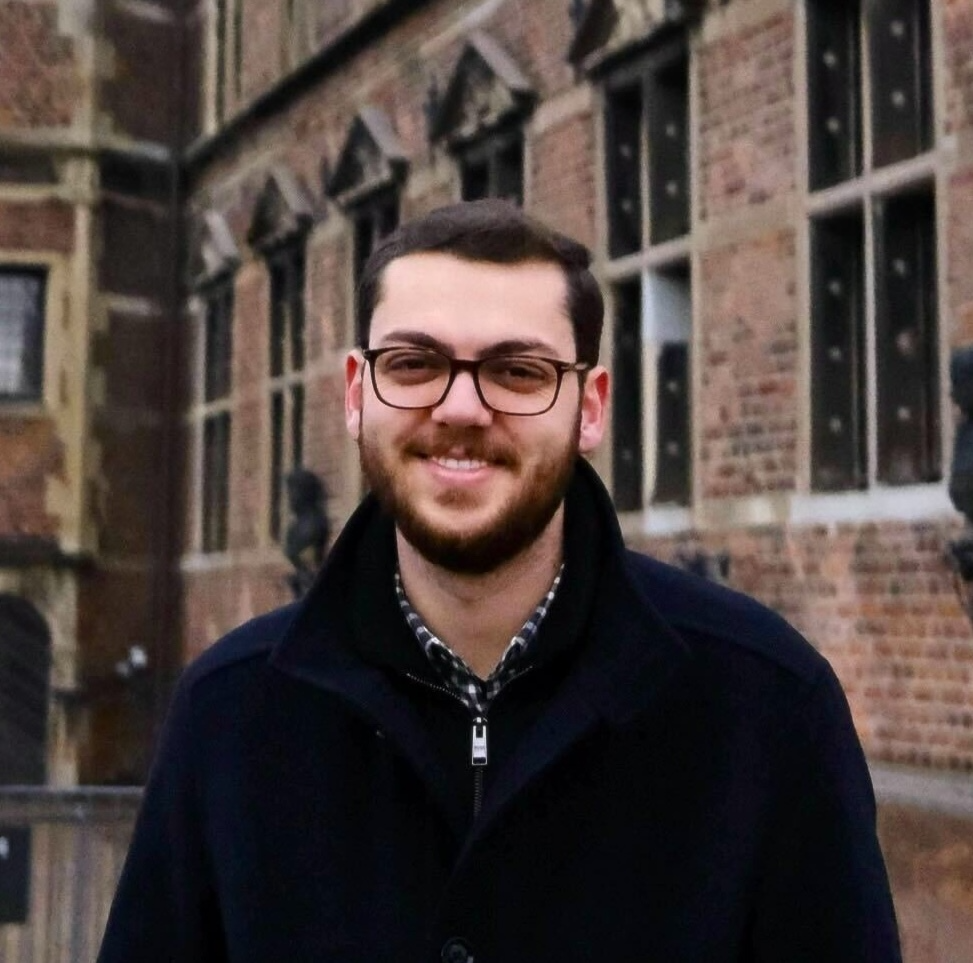 Grant Shagoury headshot